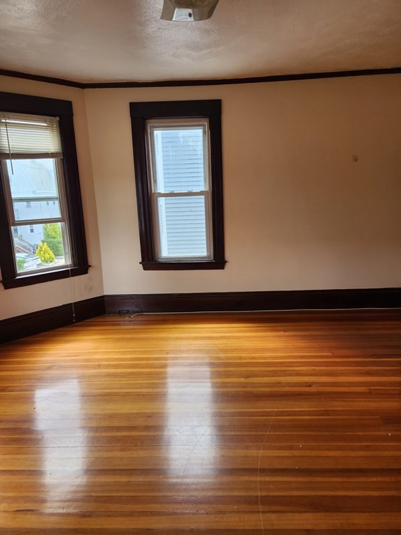 16 Vermont Ave, West Somerville