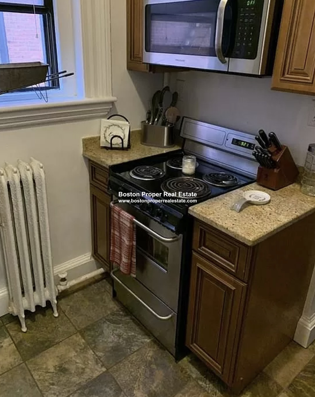 27 1/2 Massachusetts Ave, Back Bay