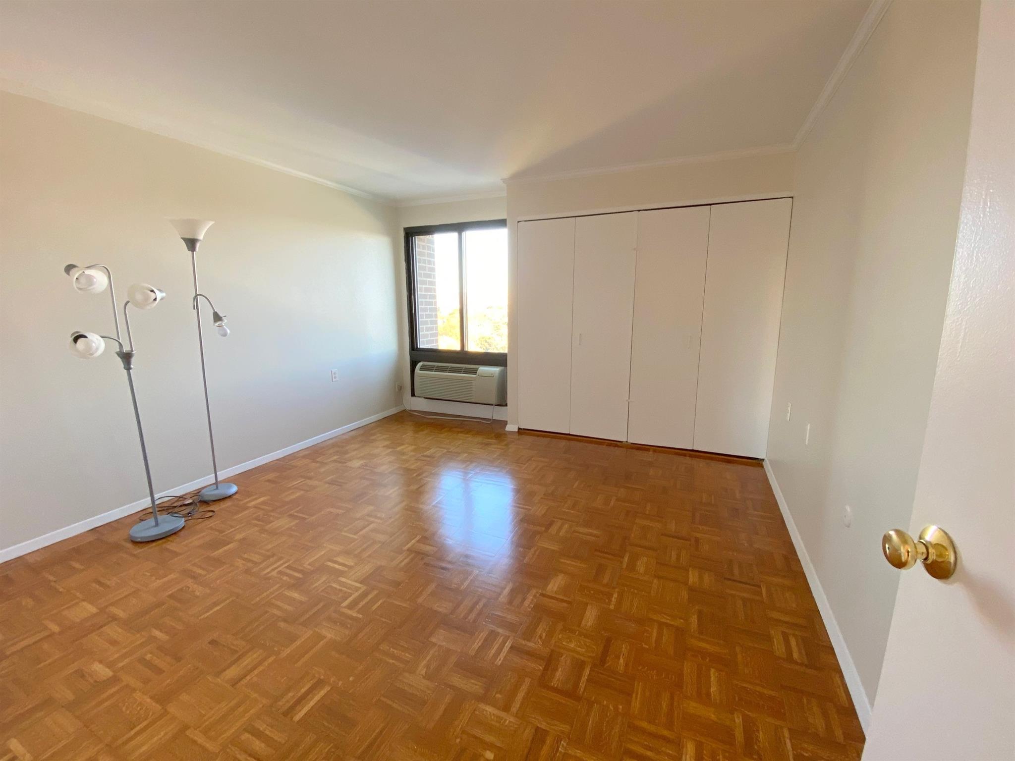 1105 Massachusetts Ave, Harvard Square