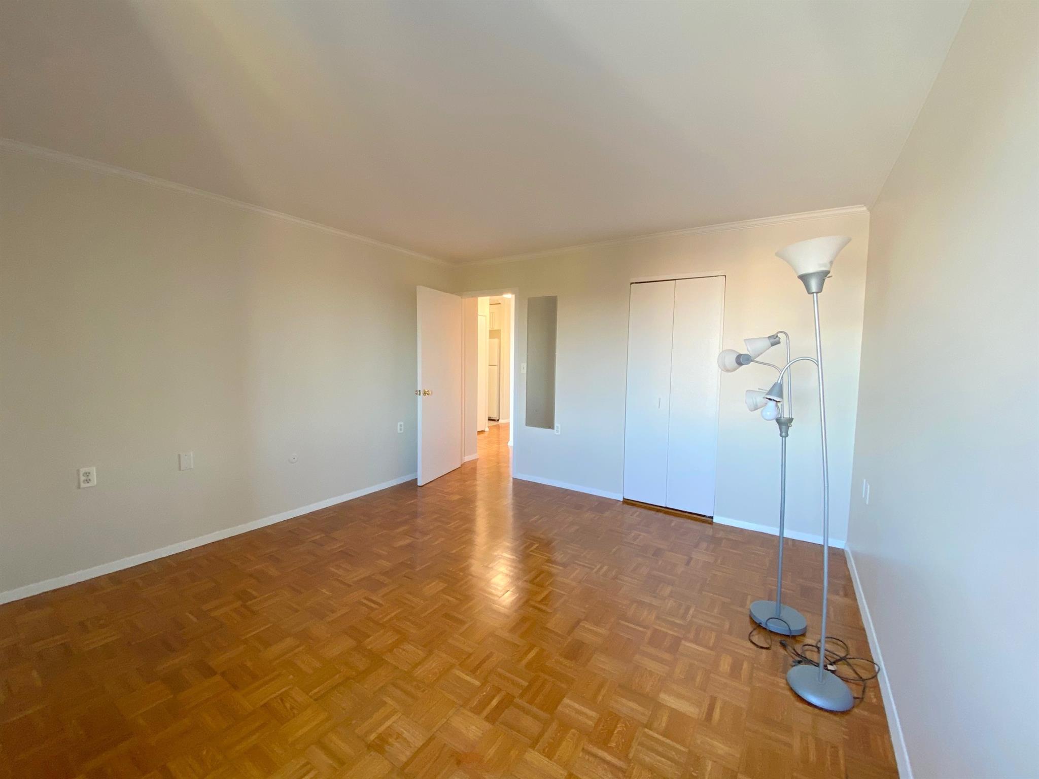 1105 Massachusetts Ave, Harvard Square