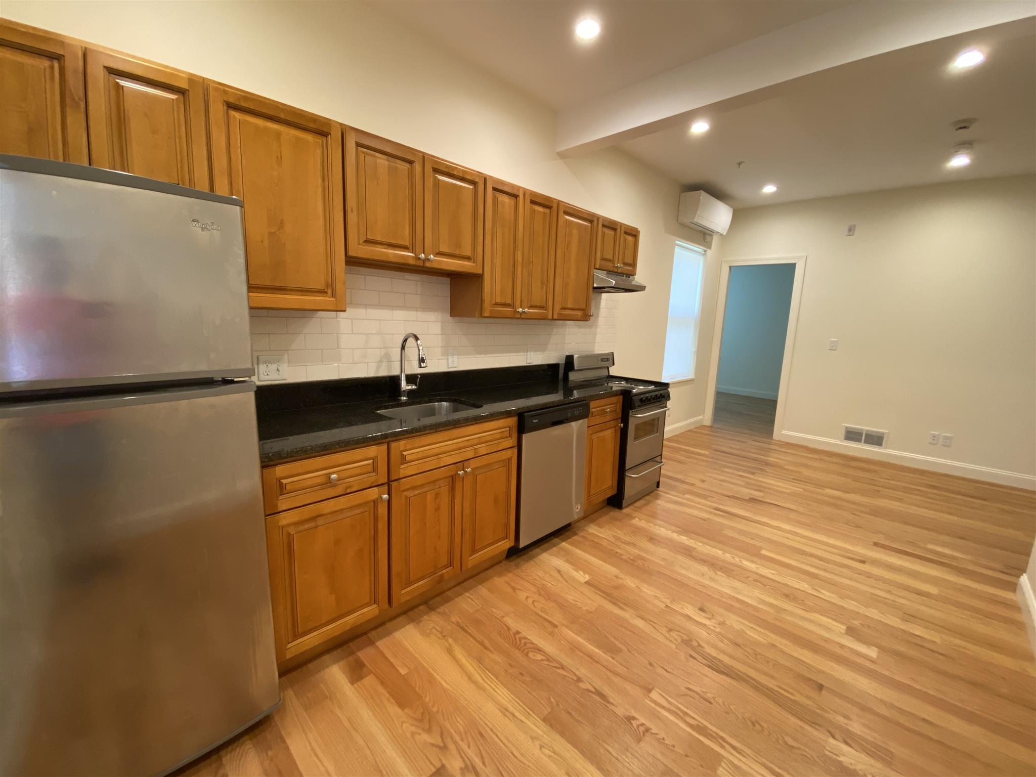 379 Harvard St, Mid-Cambridge