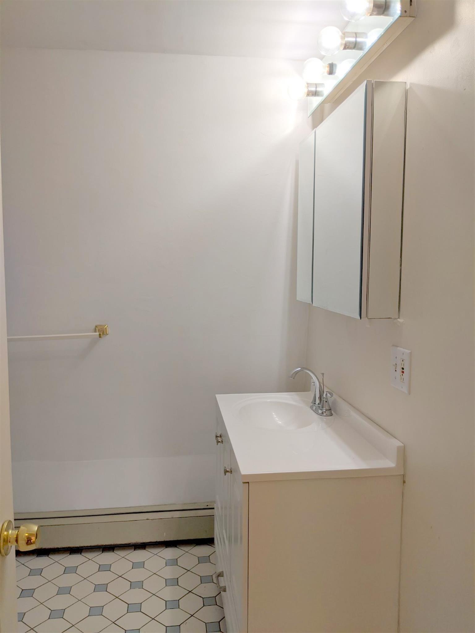 15 Howe St, Magoun Square