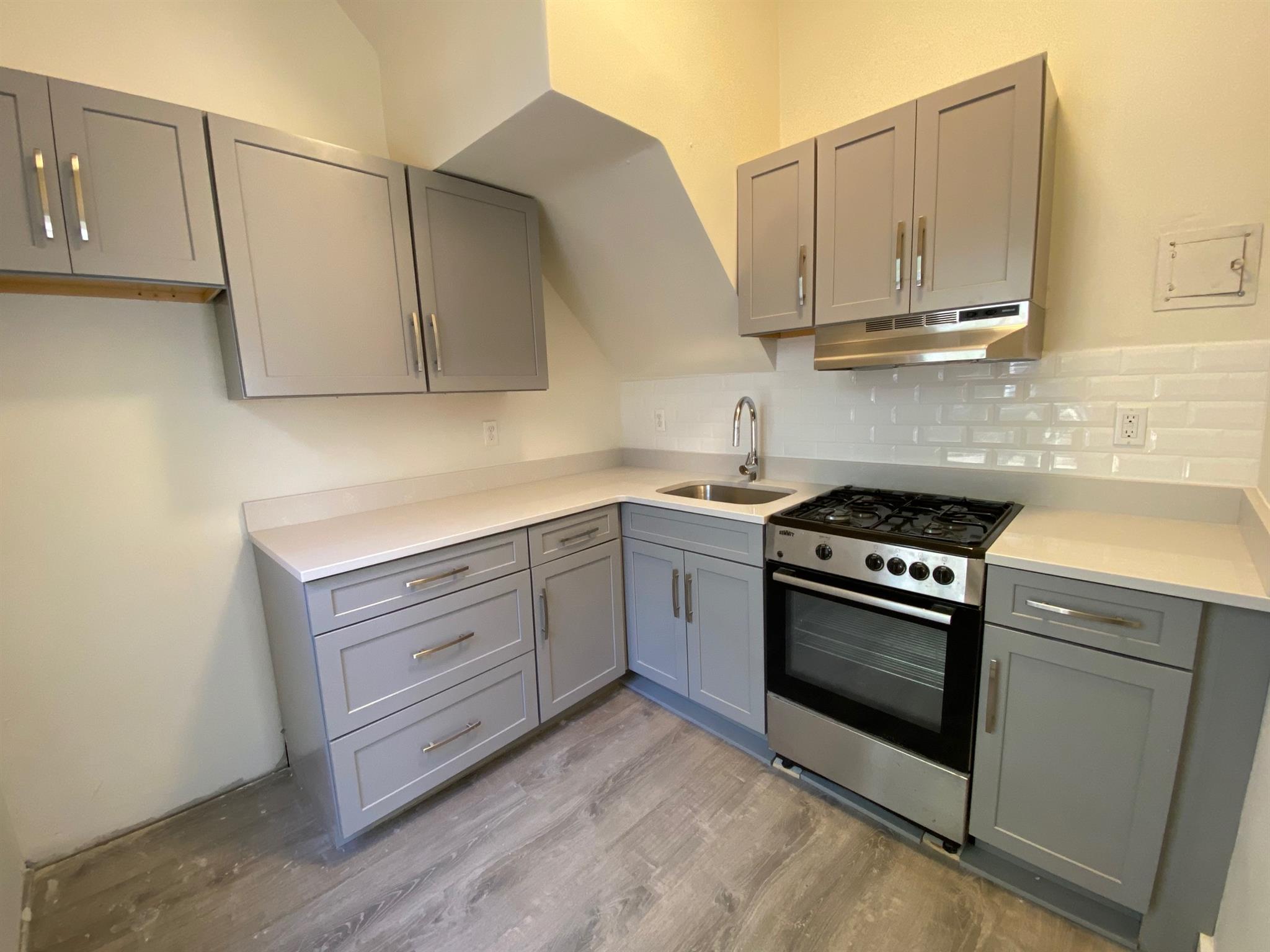 378 Harvard St, Harvard Square