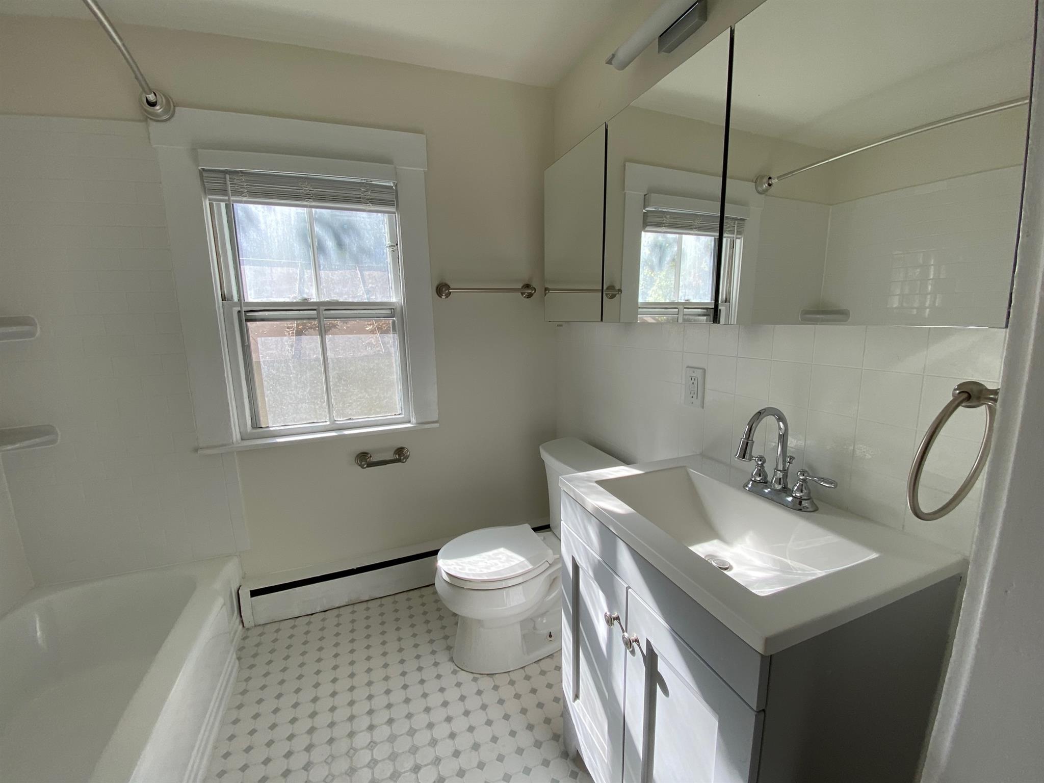 378 Harvard St, Harvard Square