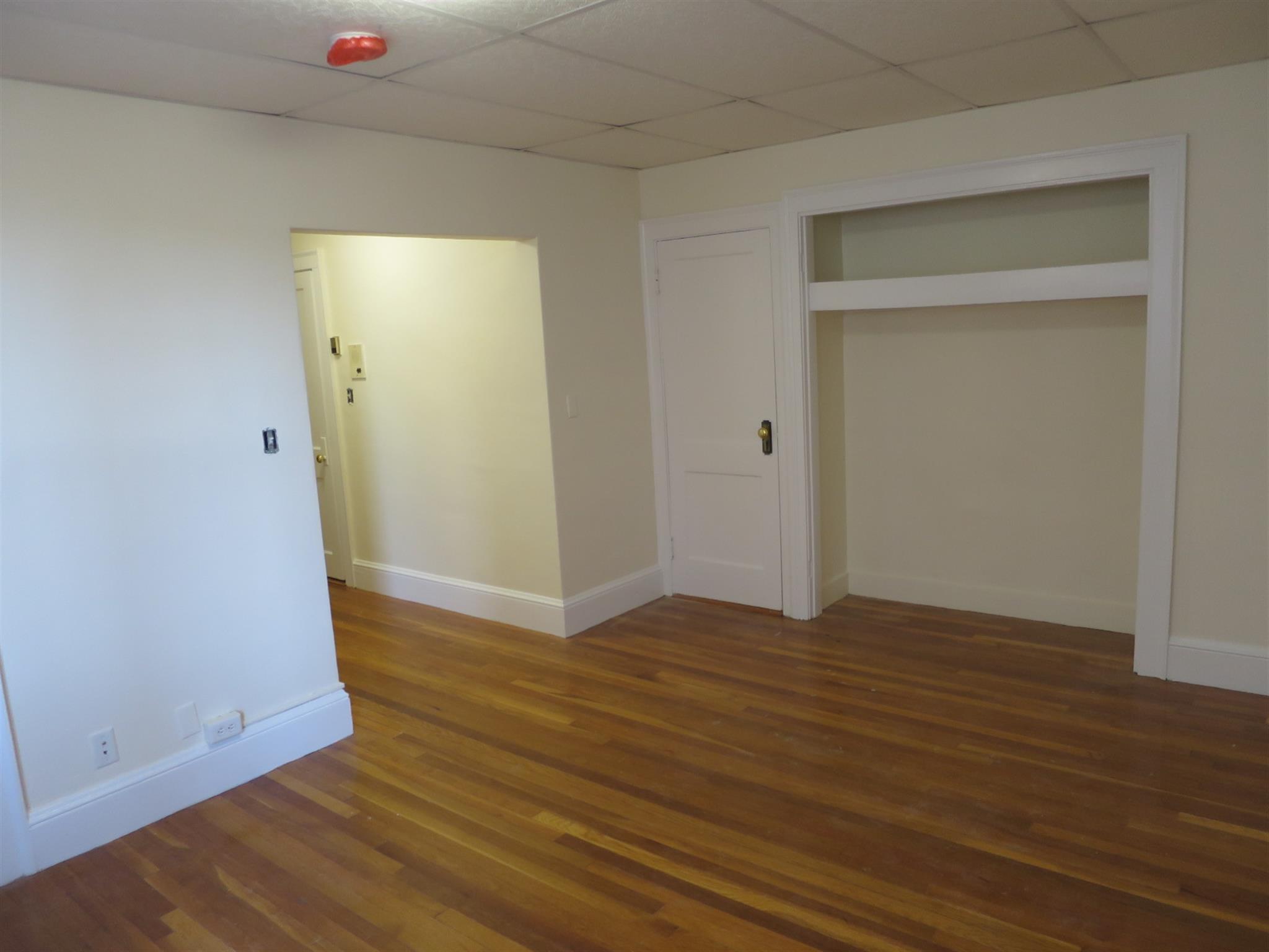 36 College Ave, Tufts