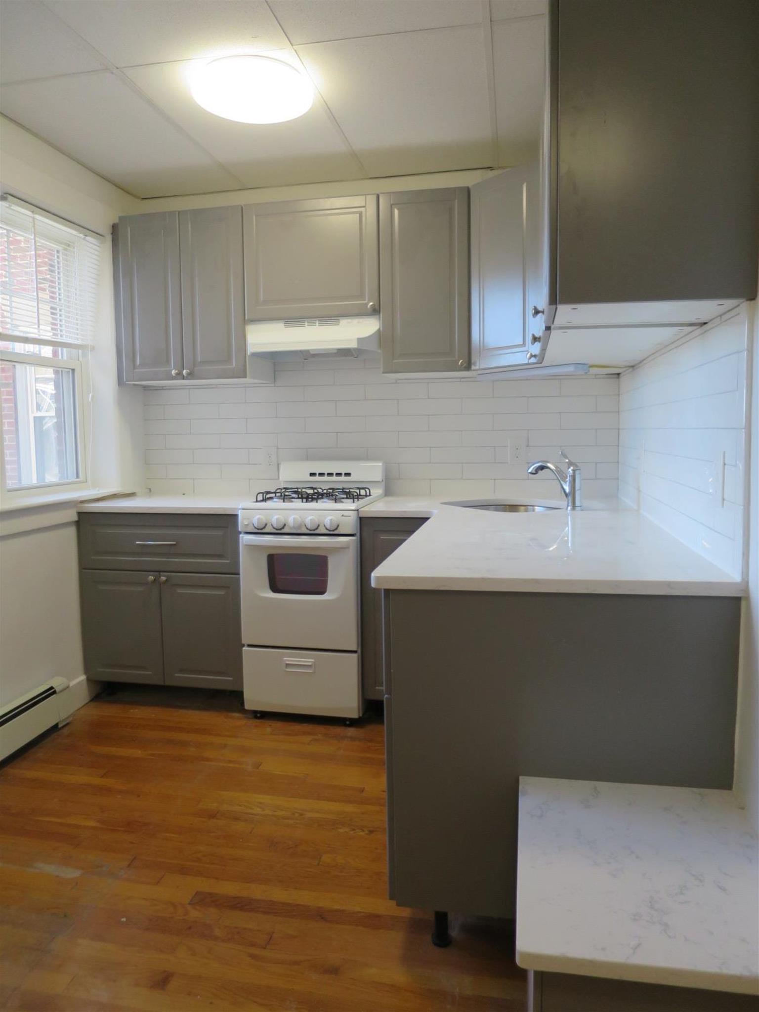 36 College Ave, Tufts