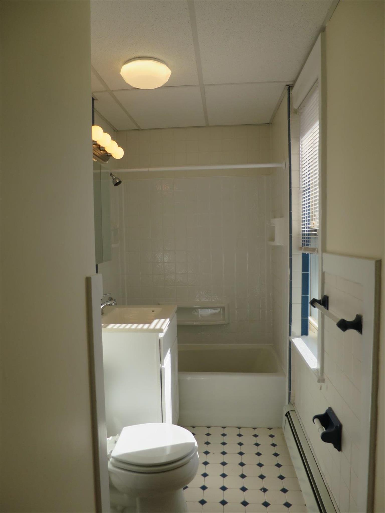 36 College Ave, Tufts