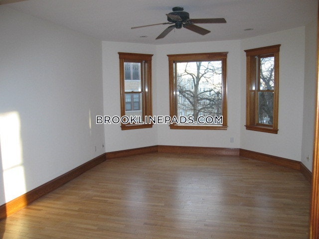 90 Browne St, North Brookline