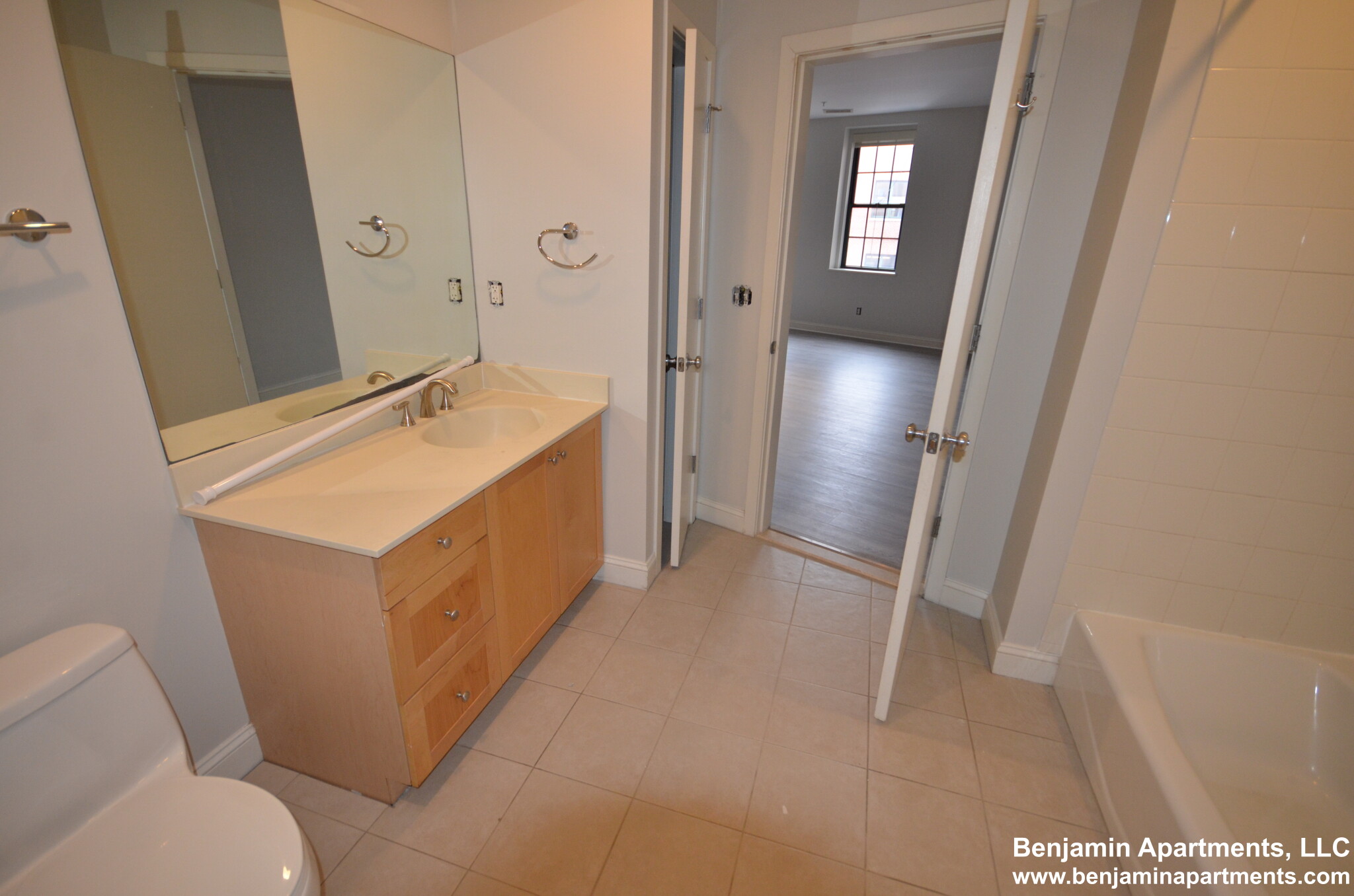 490 Harrison Ave, South End