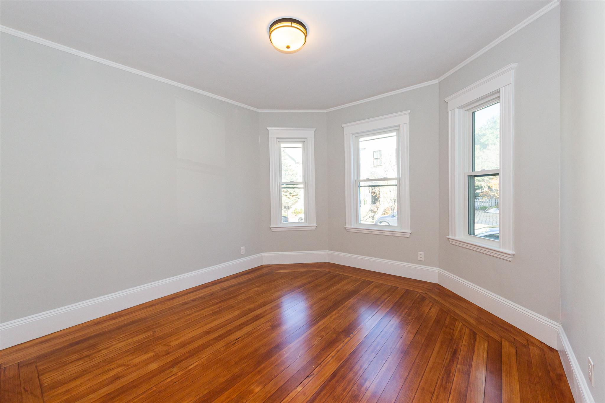 64 Montgomery St, North Cambridge