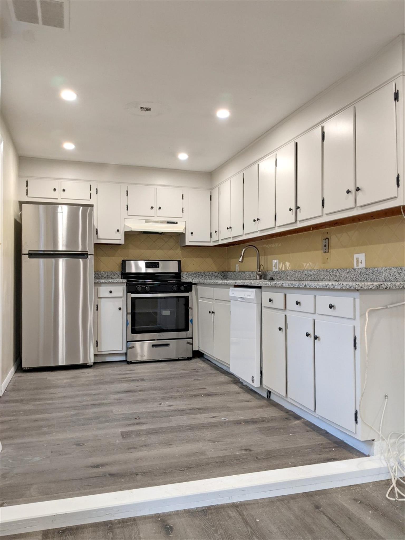 86 Newbury St, Davis Square