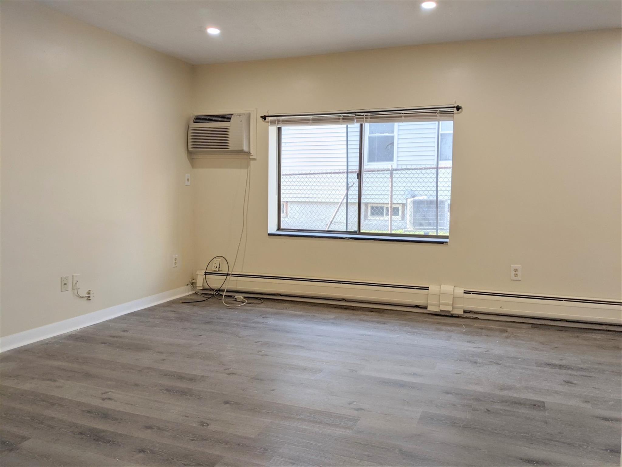 86 Newbury St, Davis Square