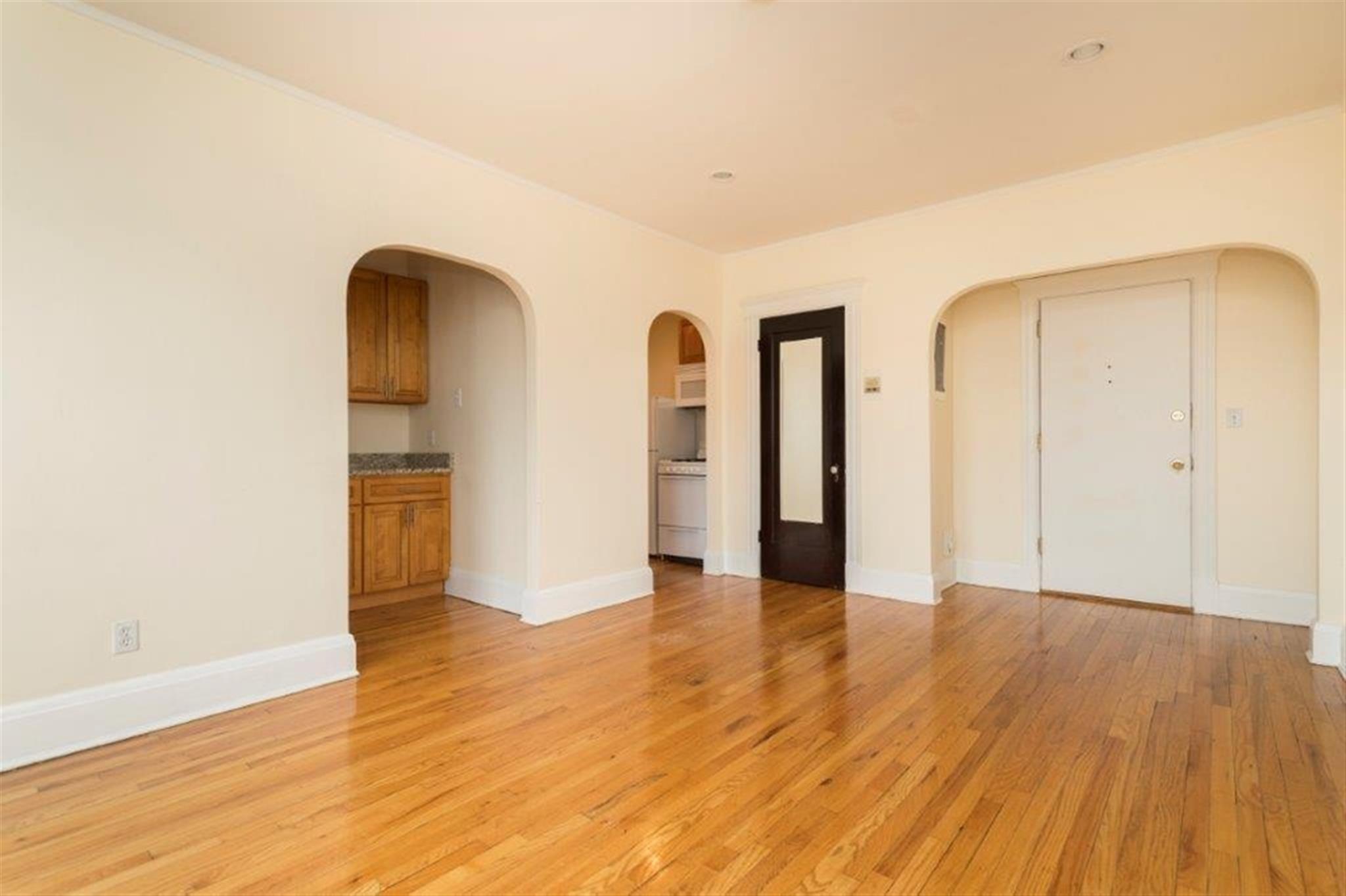 123 Highland Ave, Prospect Hill