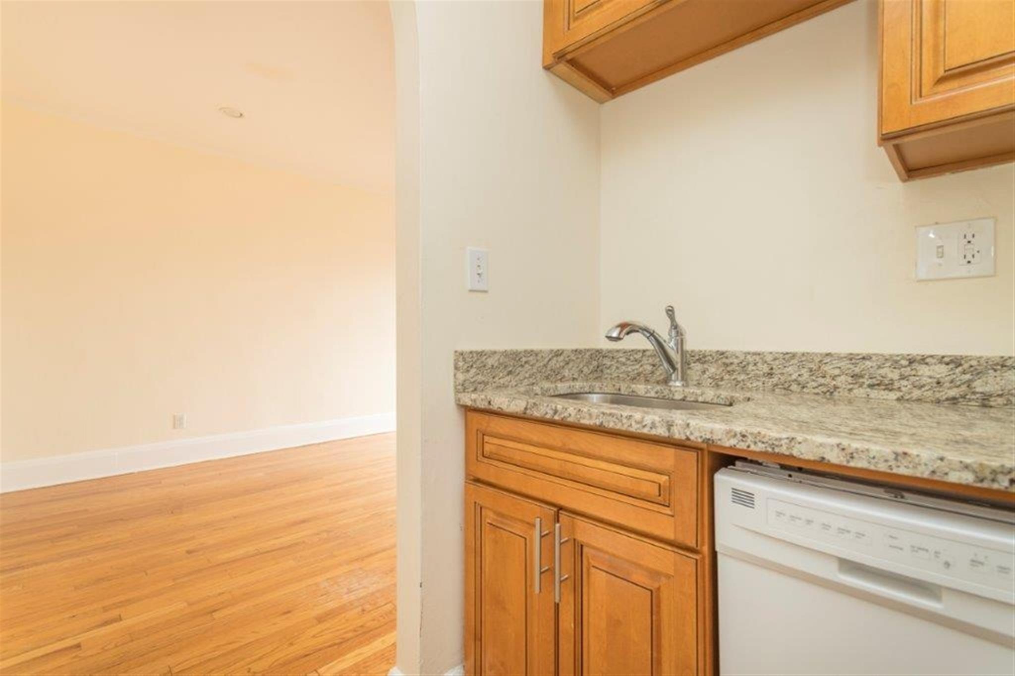 123 Highland Ave, Prospect Hill