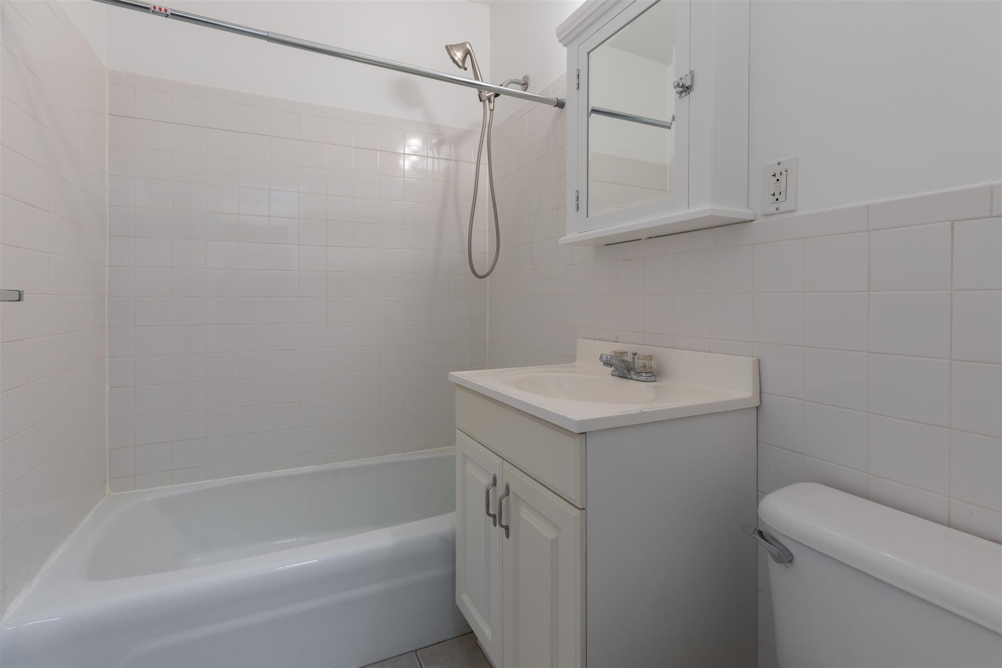 16 Yarmouth St, Back Bay