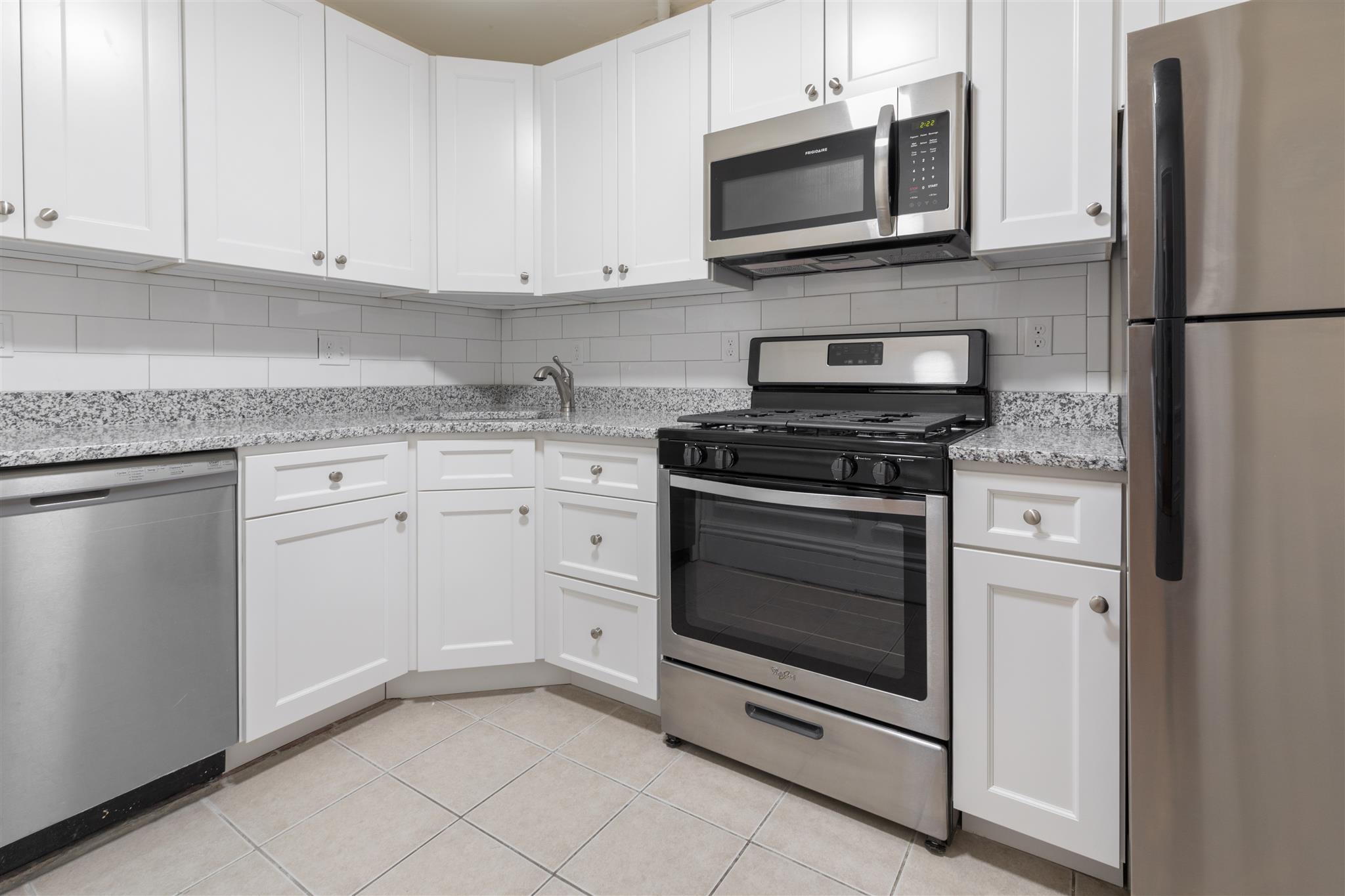 16 Yarmouth St, Back Bay