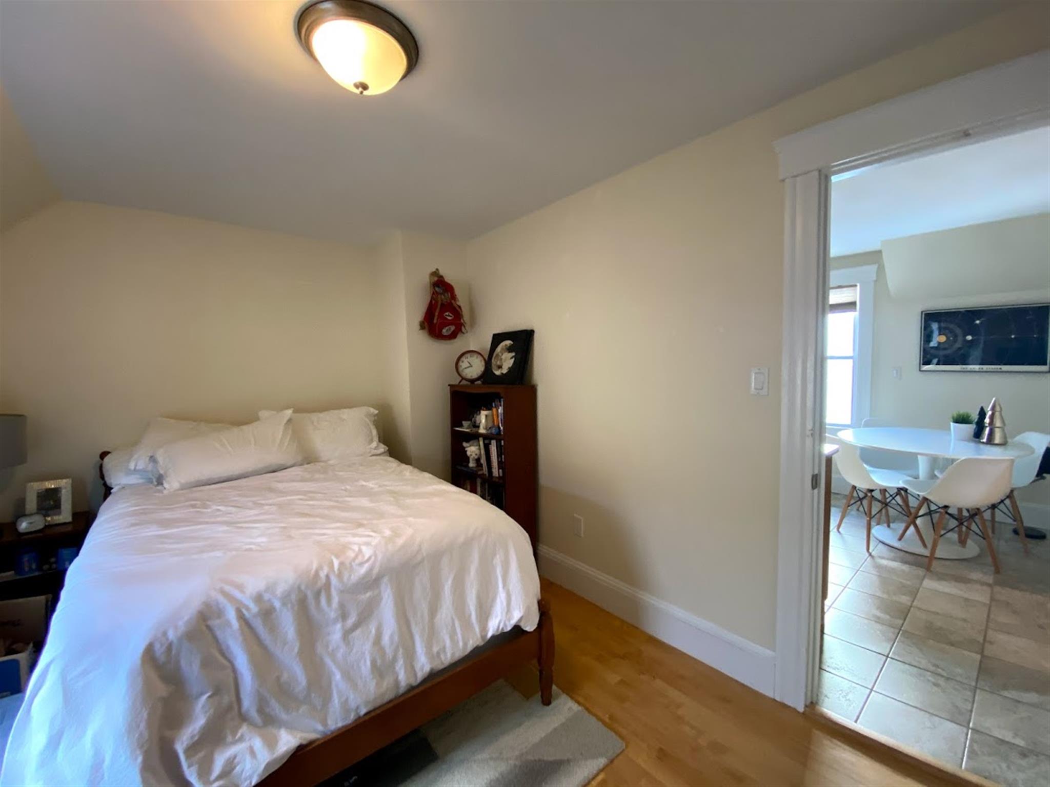 20 Cameron Ave, Davis Square