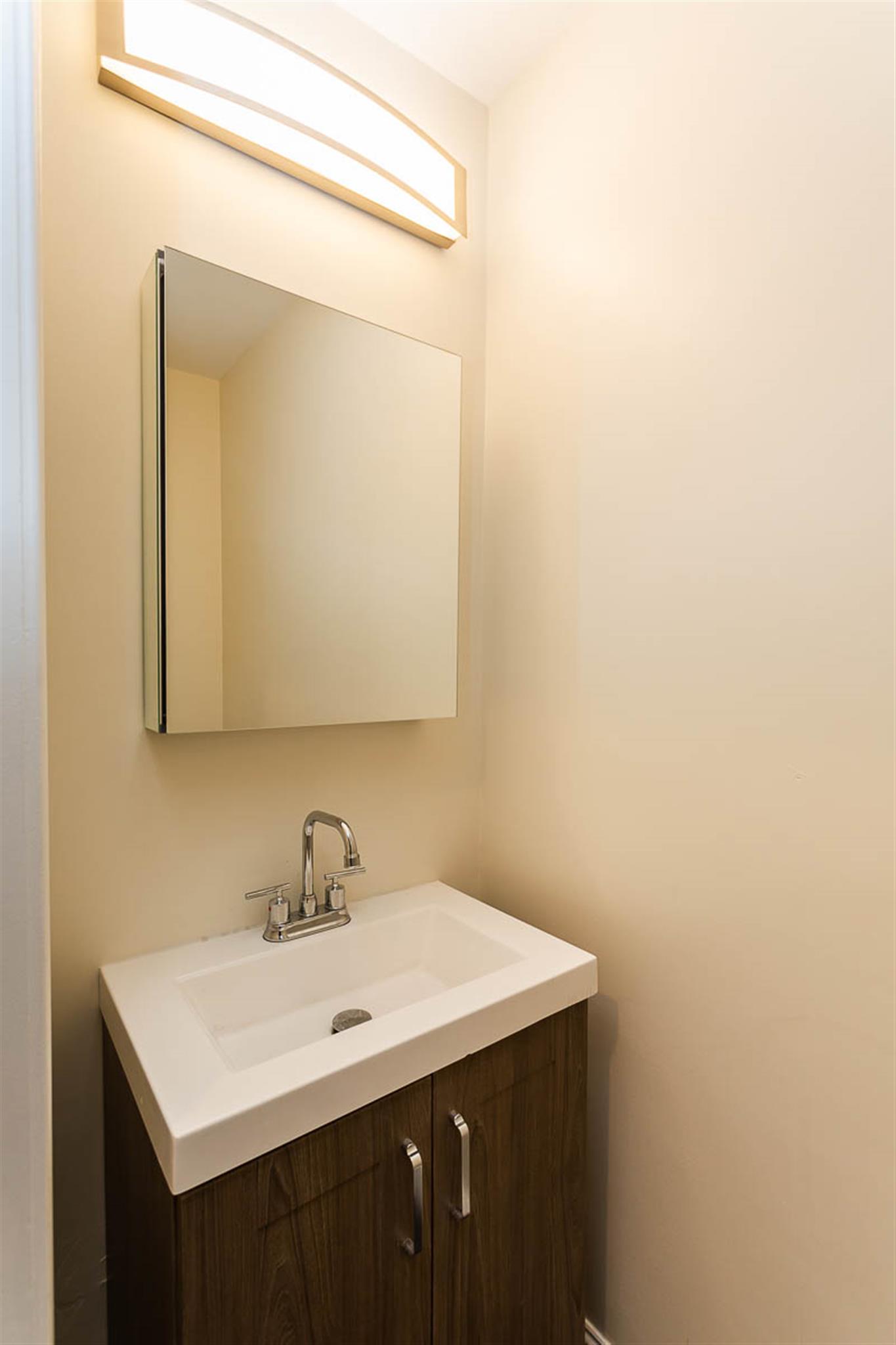 476 Fulton St, Medford