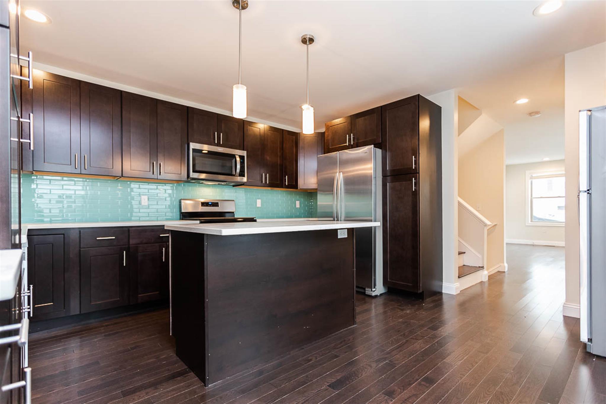 476 Fulton St, Medford