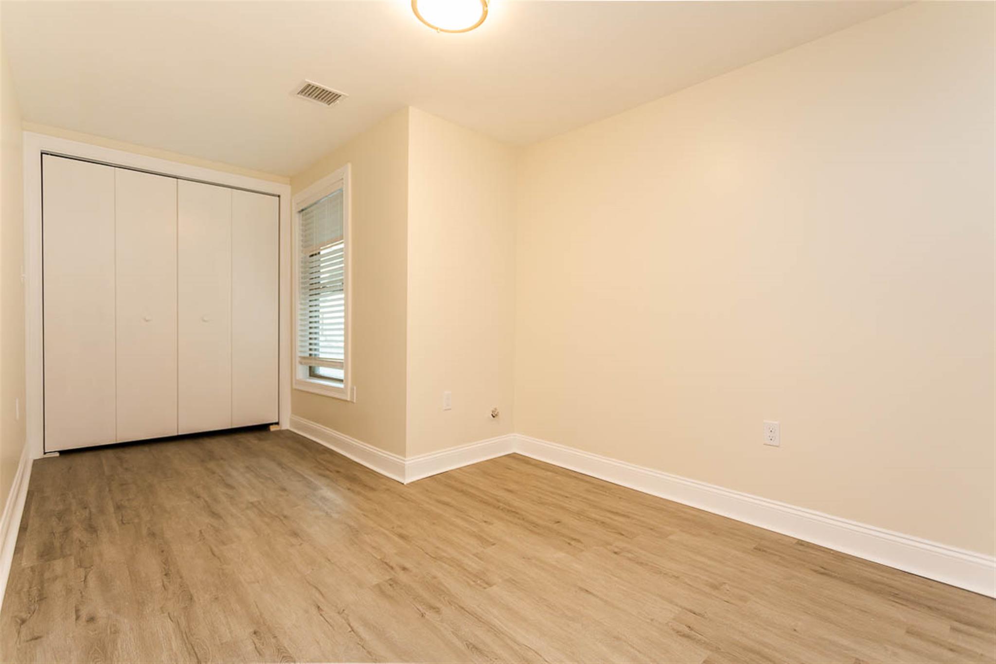 476 Fulton St, Medford