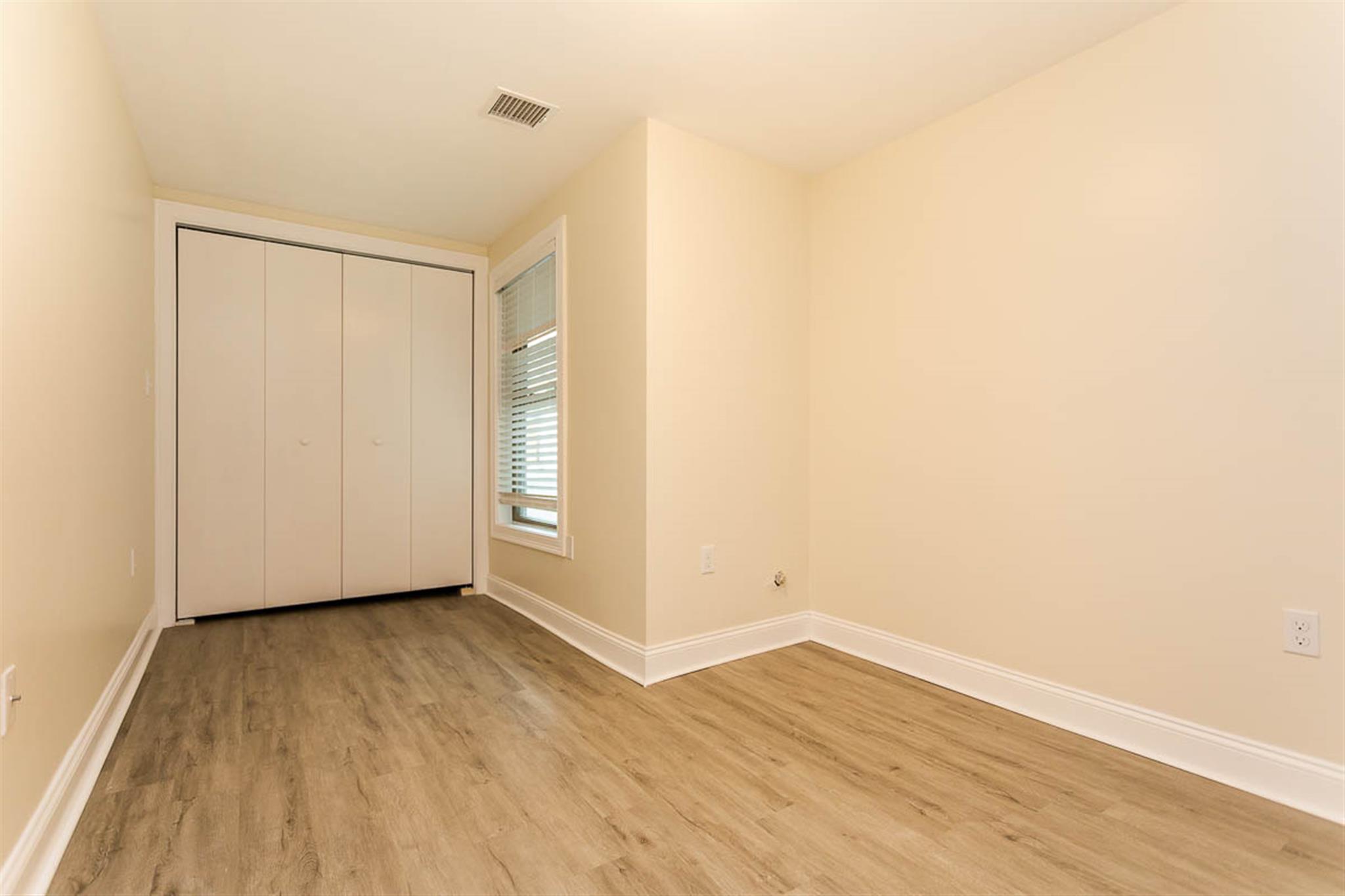 476 Fulton St, Medford