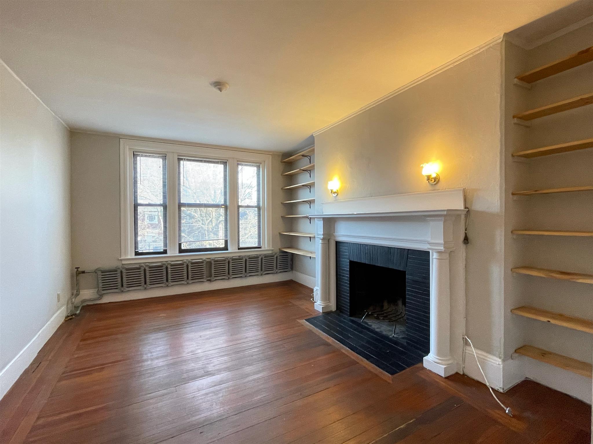 48 John F Kennedy St, Riverside