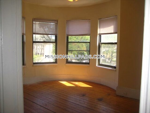 1510 Tremont St, Mission Hill