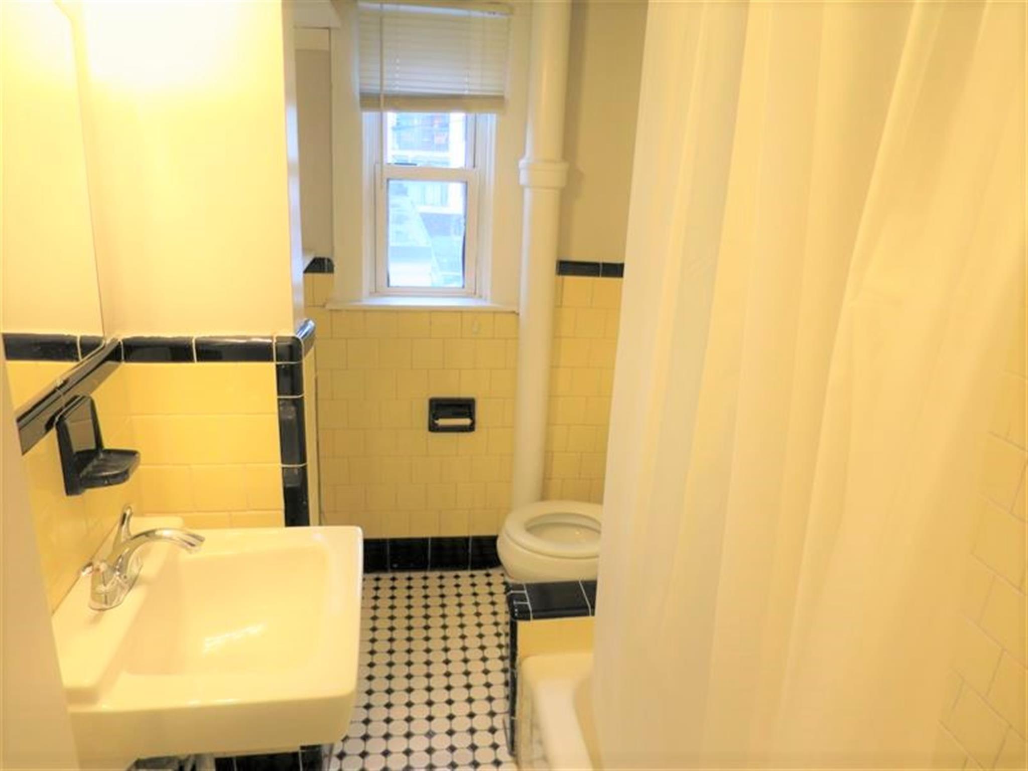 218 Banks St, Cambridgeport