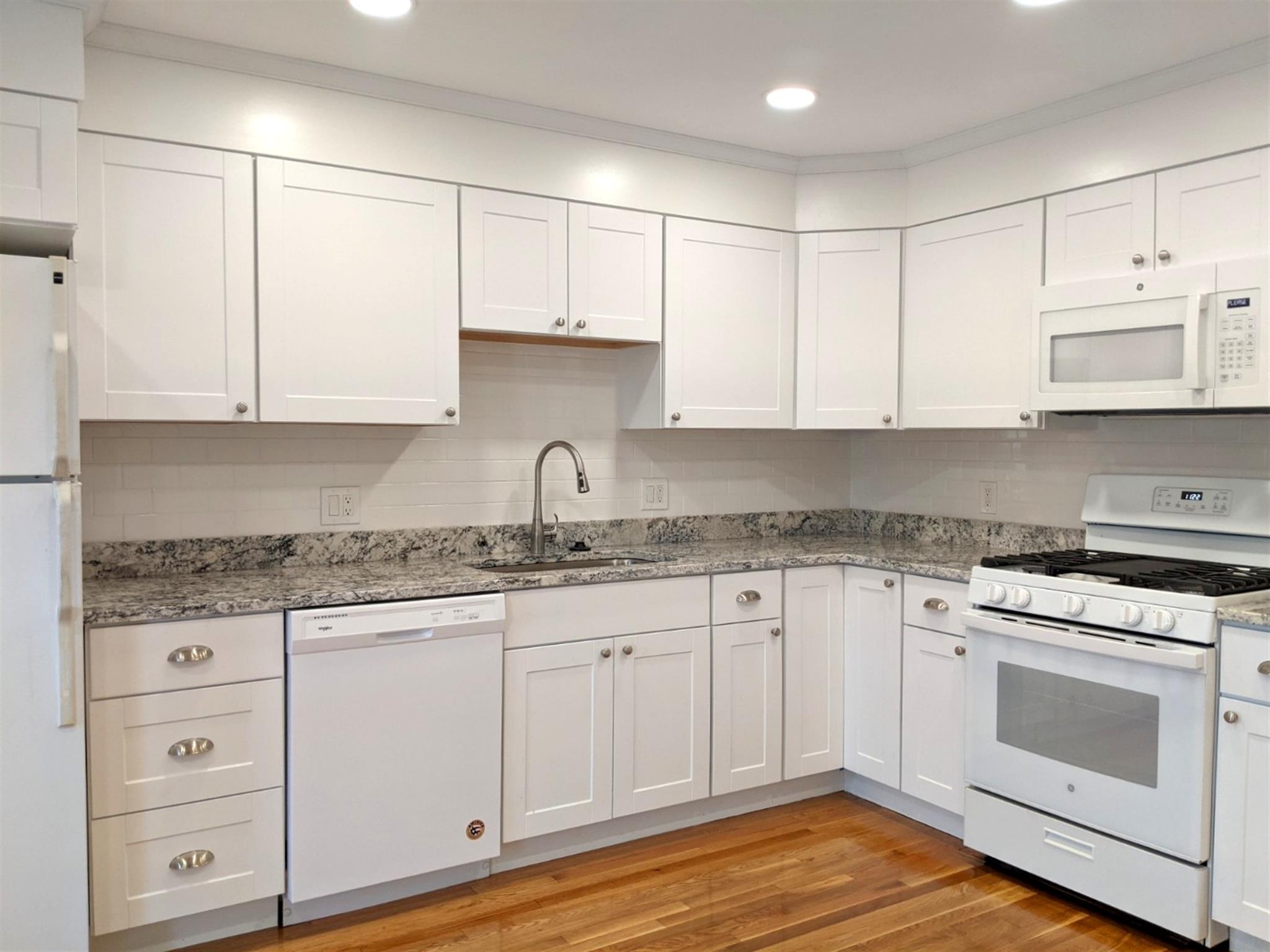 171 College Ave, Tufts