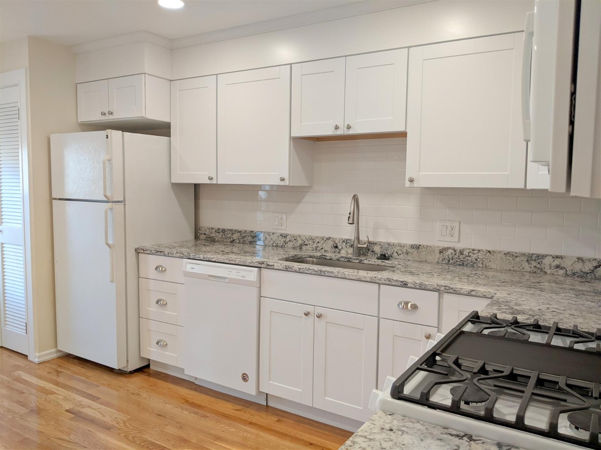 171 College Ave, Tufts