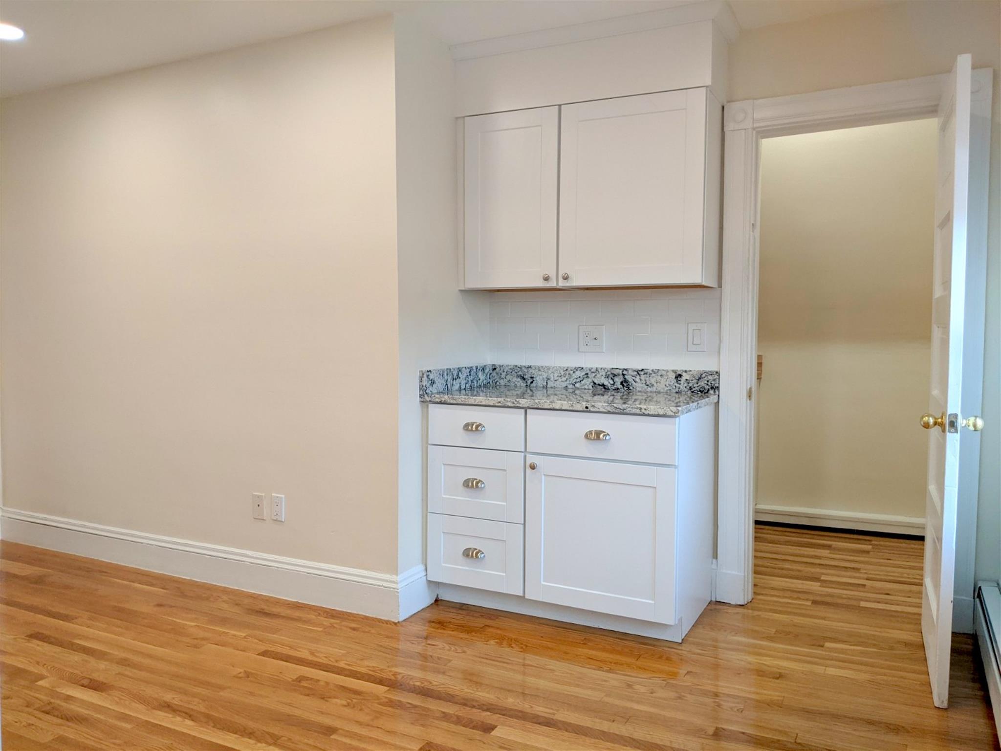 171 College Ave, Tufts