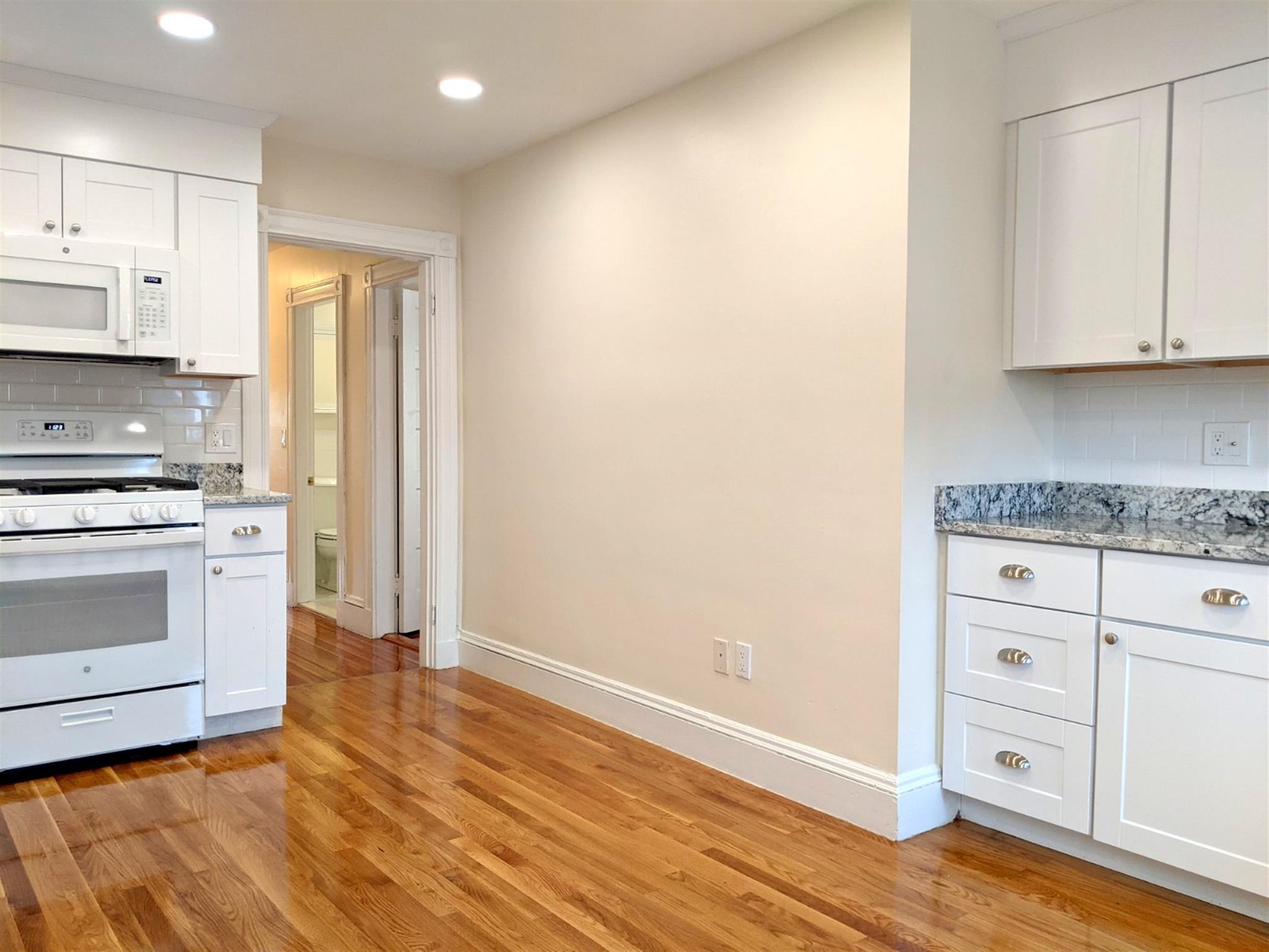 171 College Ave, Tufts