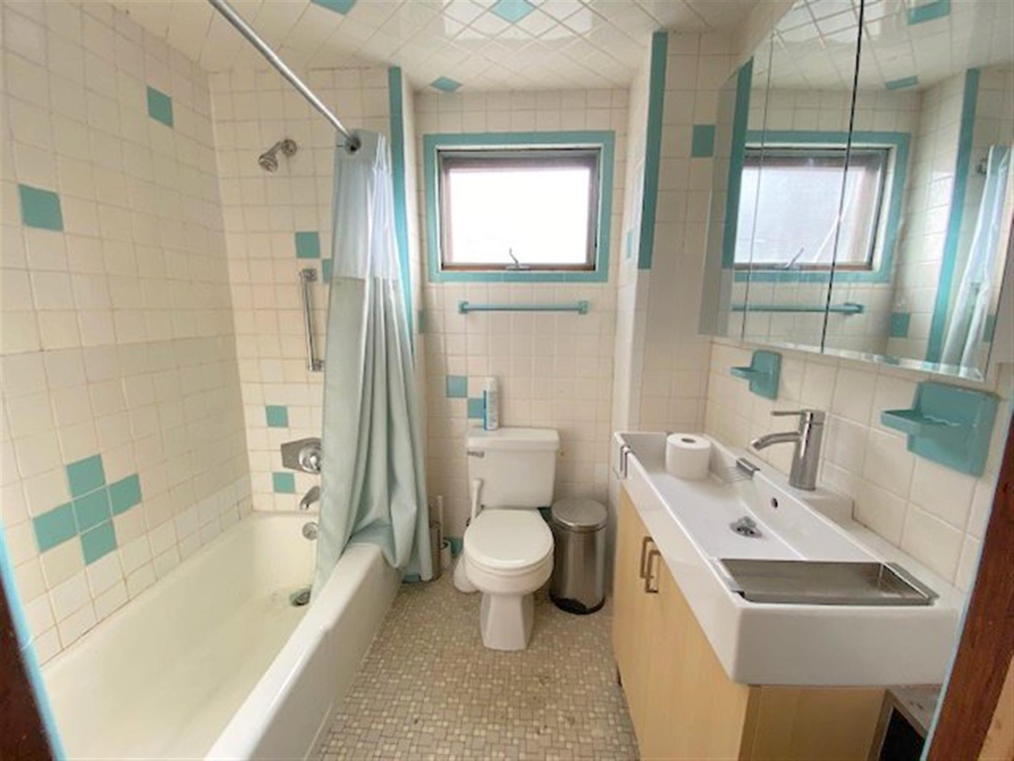 2 Drummond Pl, North Cambridge