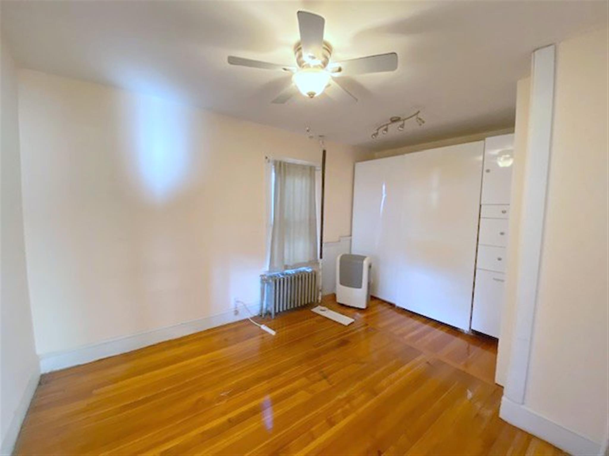 2 Drummond Pl, North Cambridge