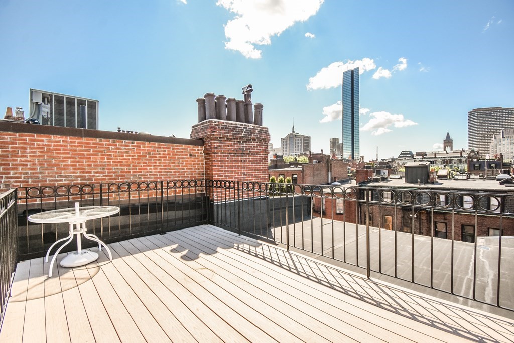 275 Beacon St, Back Bay