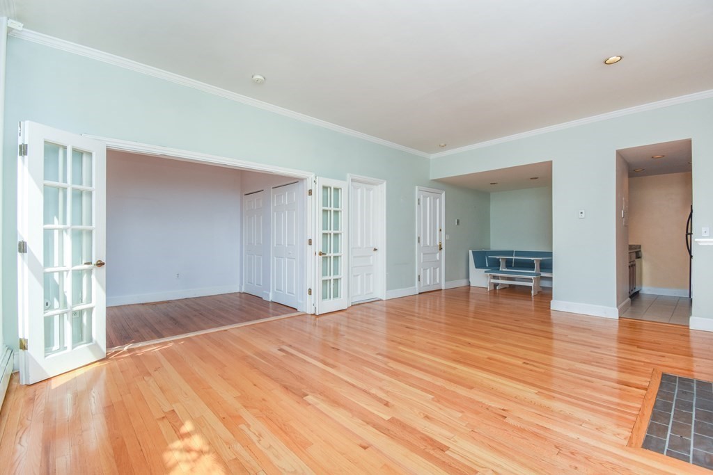 275 Beacon St, Back Bay