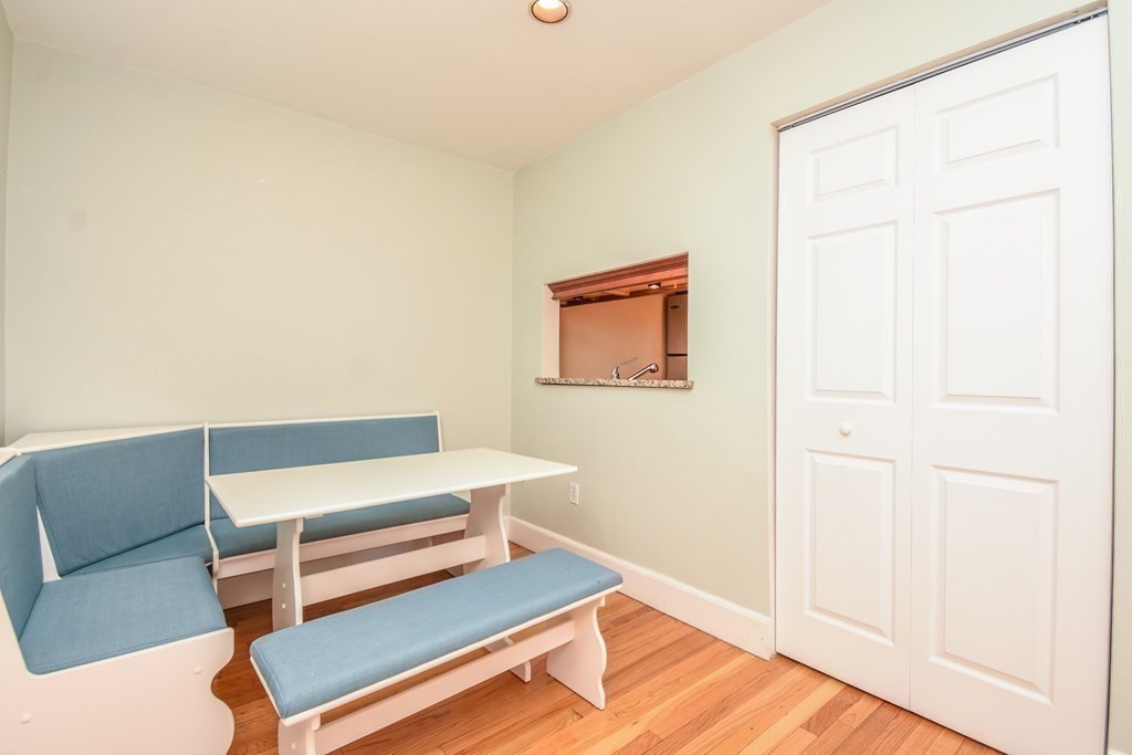 275 Beacon St, Back Bay