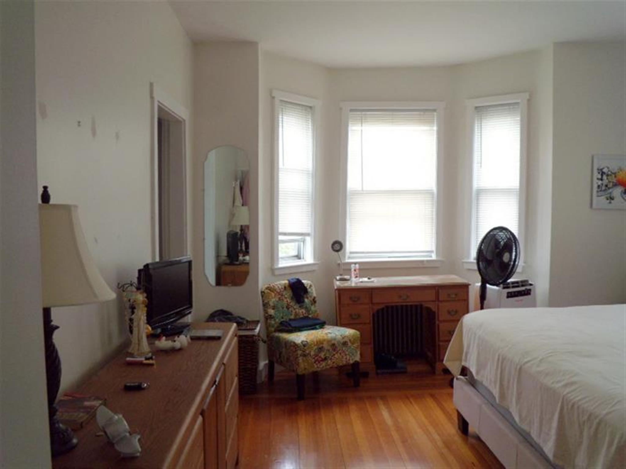 61 Clarendon Ave, Davis Square