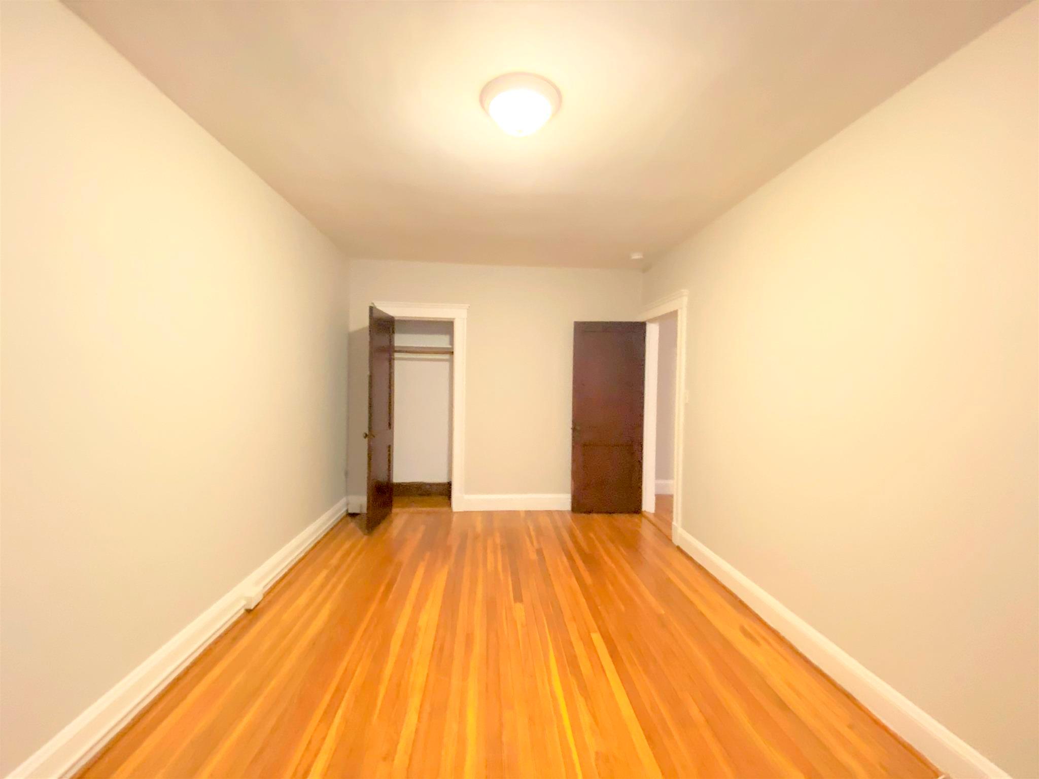 11 Gray St, Neighborhood Nine