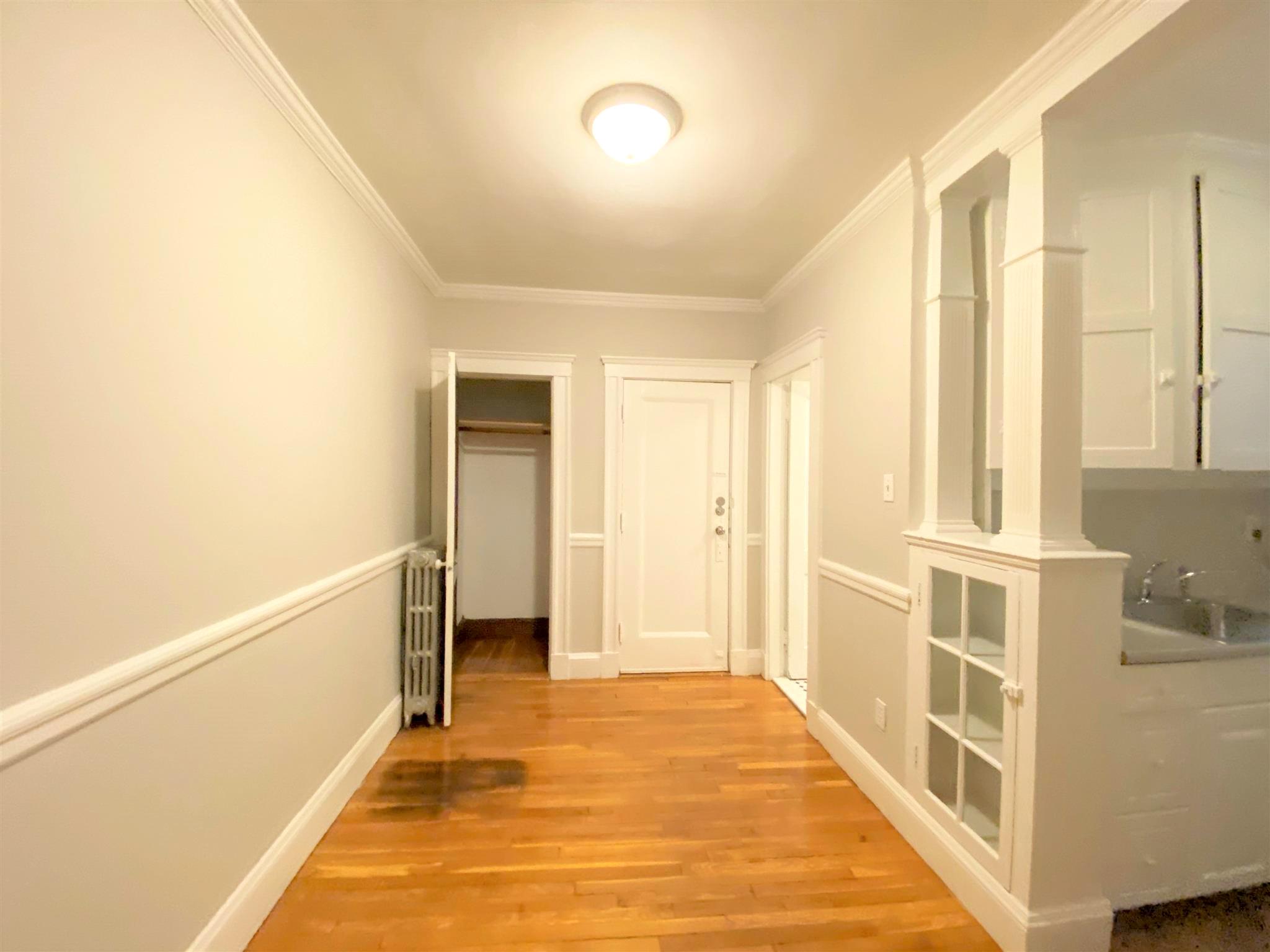 11 Gray St, Neighborhood Nine