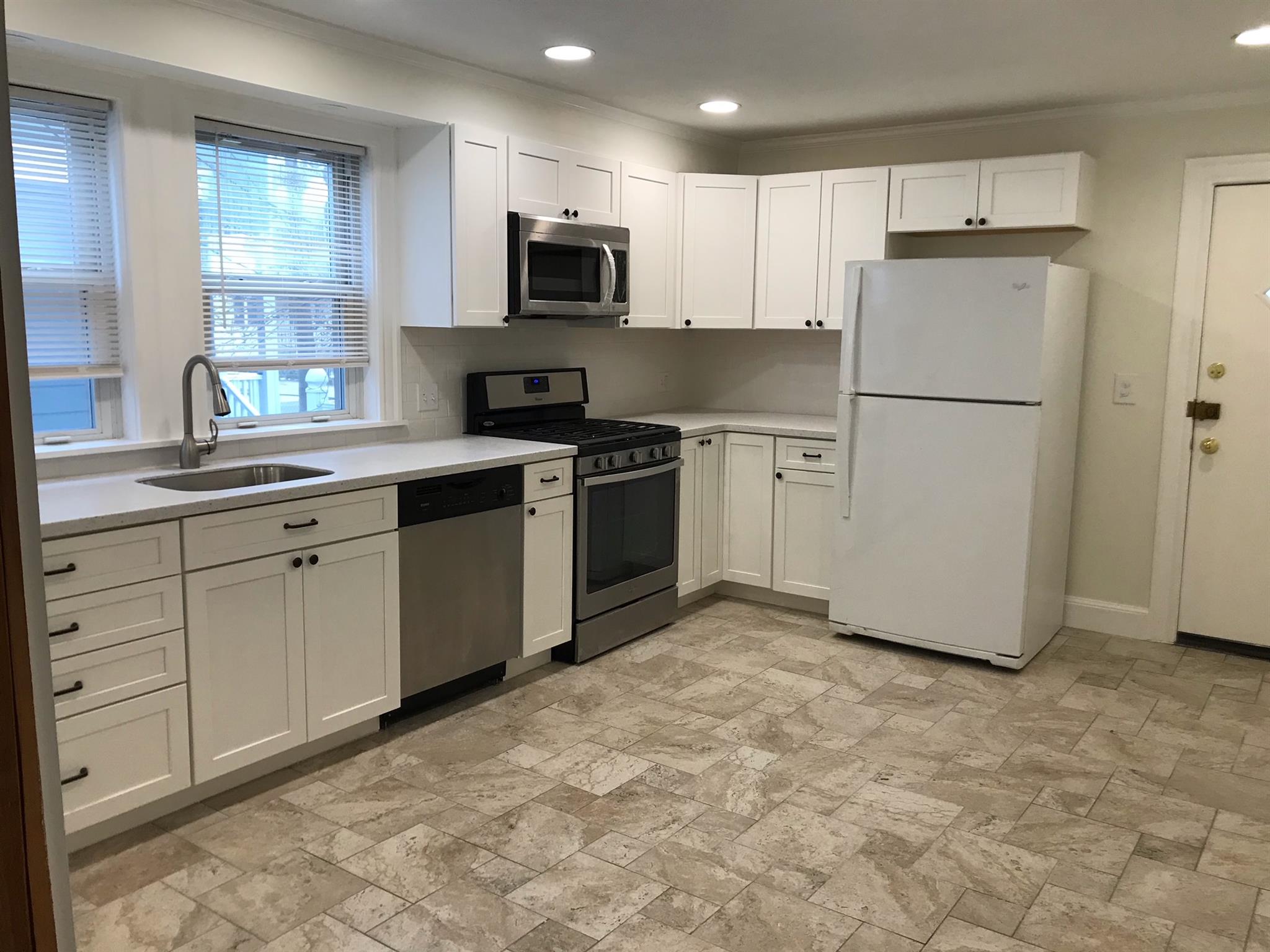 6 Bradford Ave, Medford