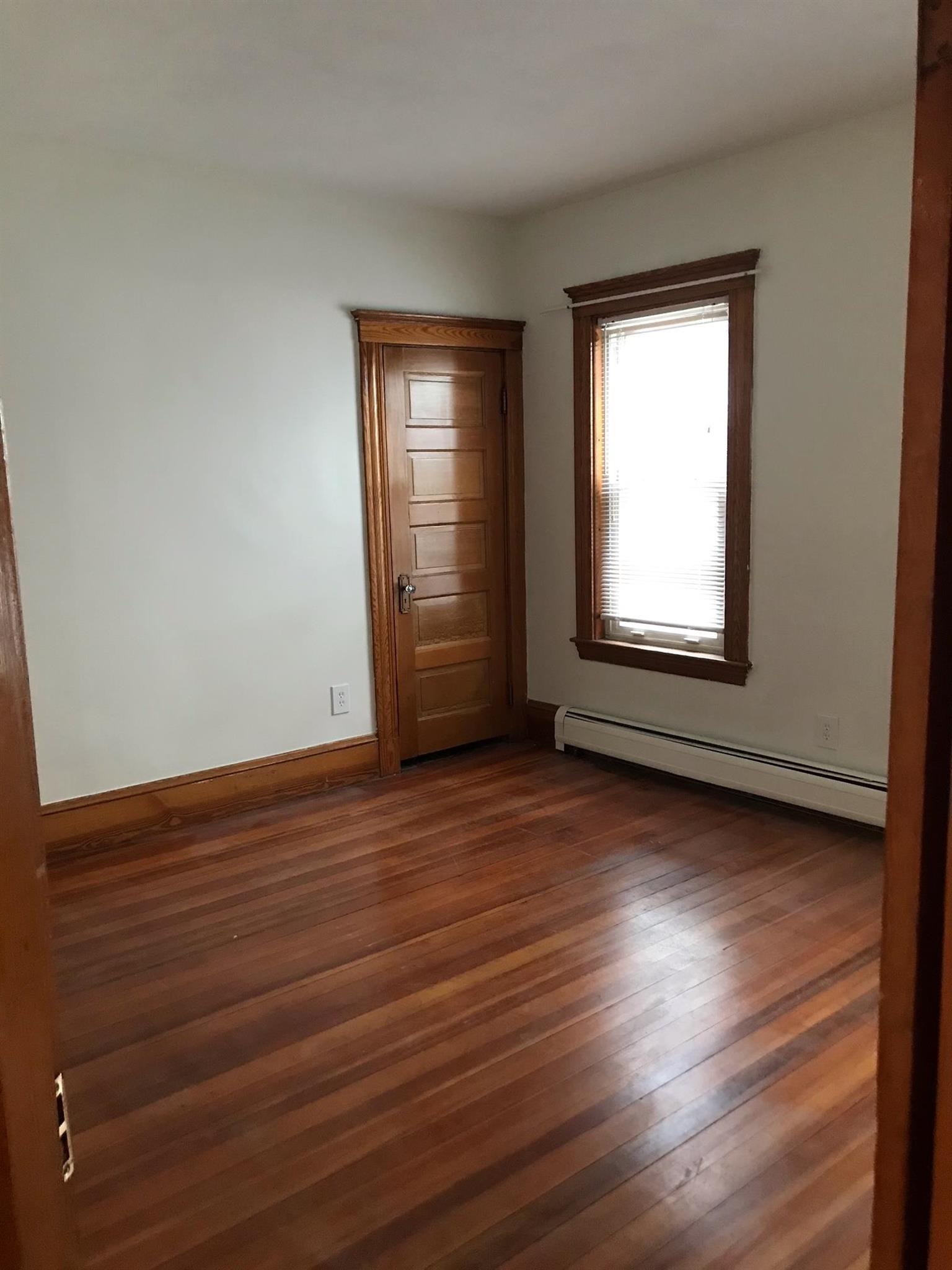 6 Bradford Ave, Medford