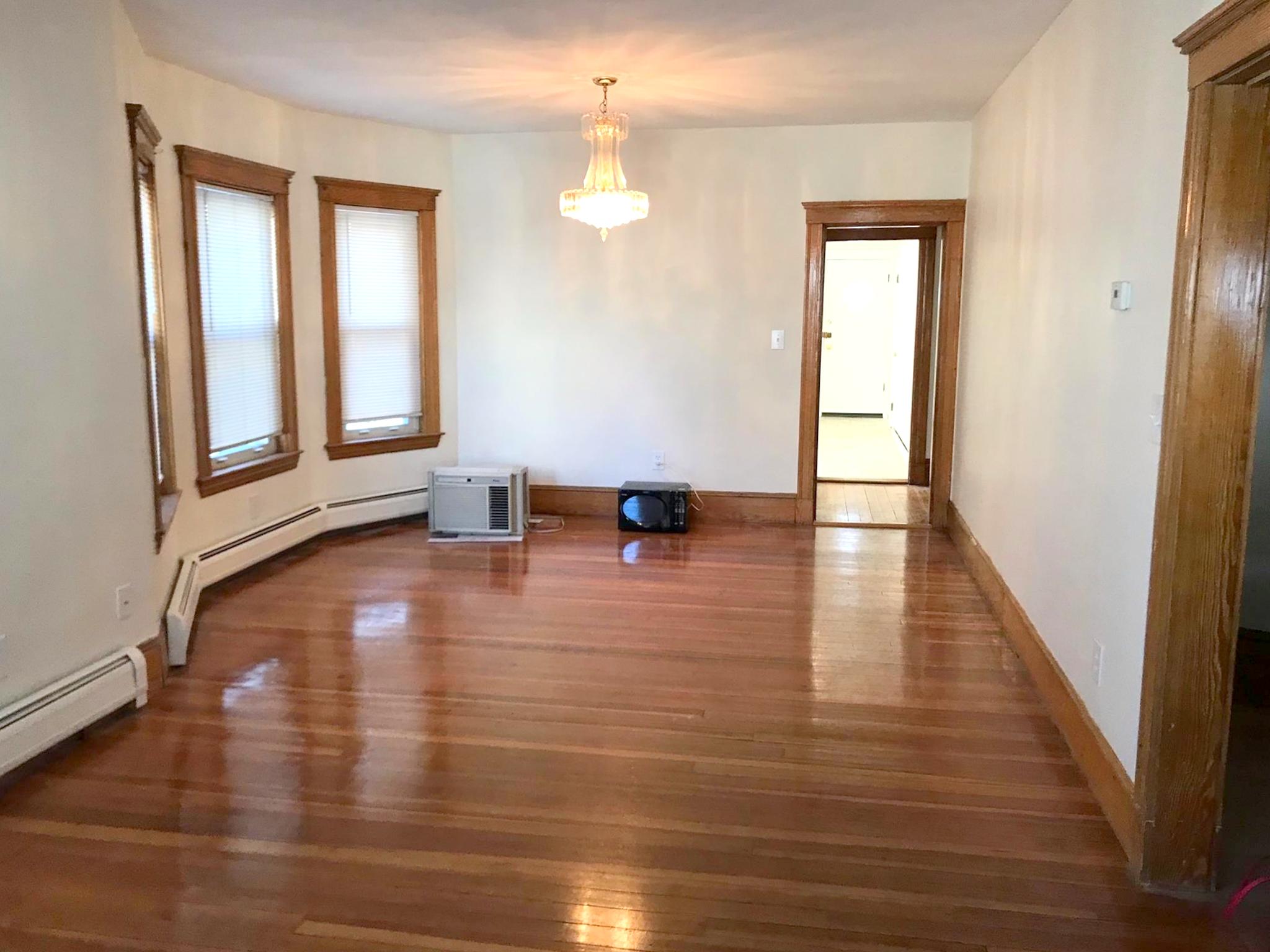 6 Bradford Ave, Medford