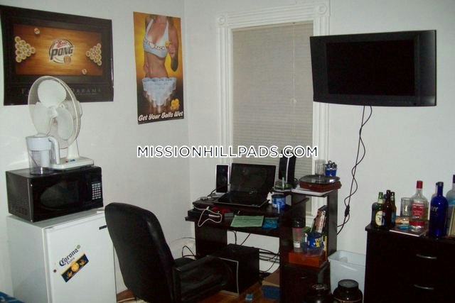 59 Hillside St, Mission Hill