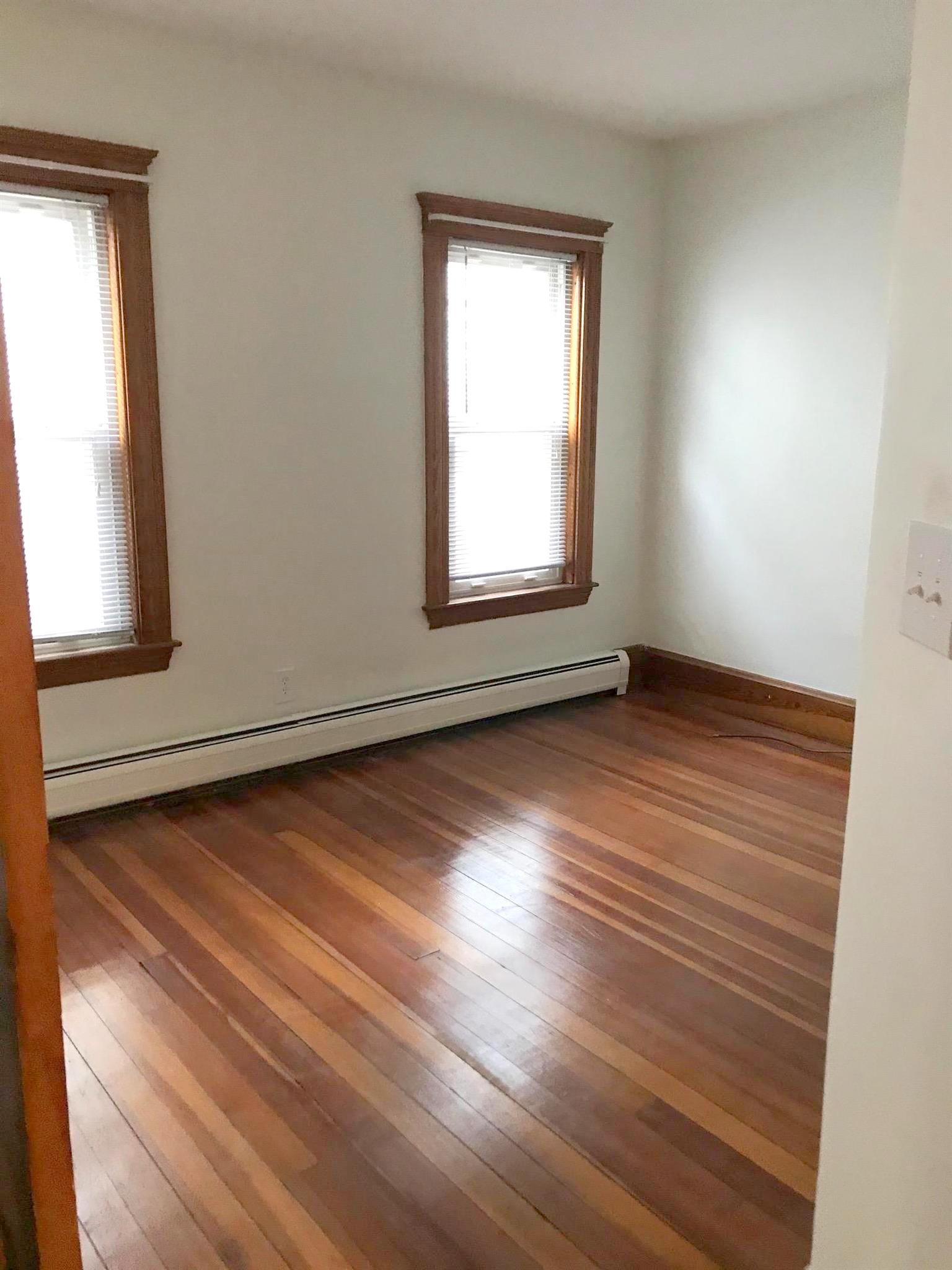 6 Bradford Ave, Medford