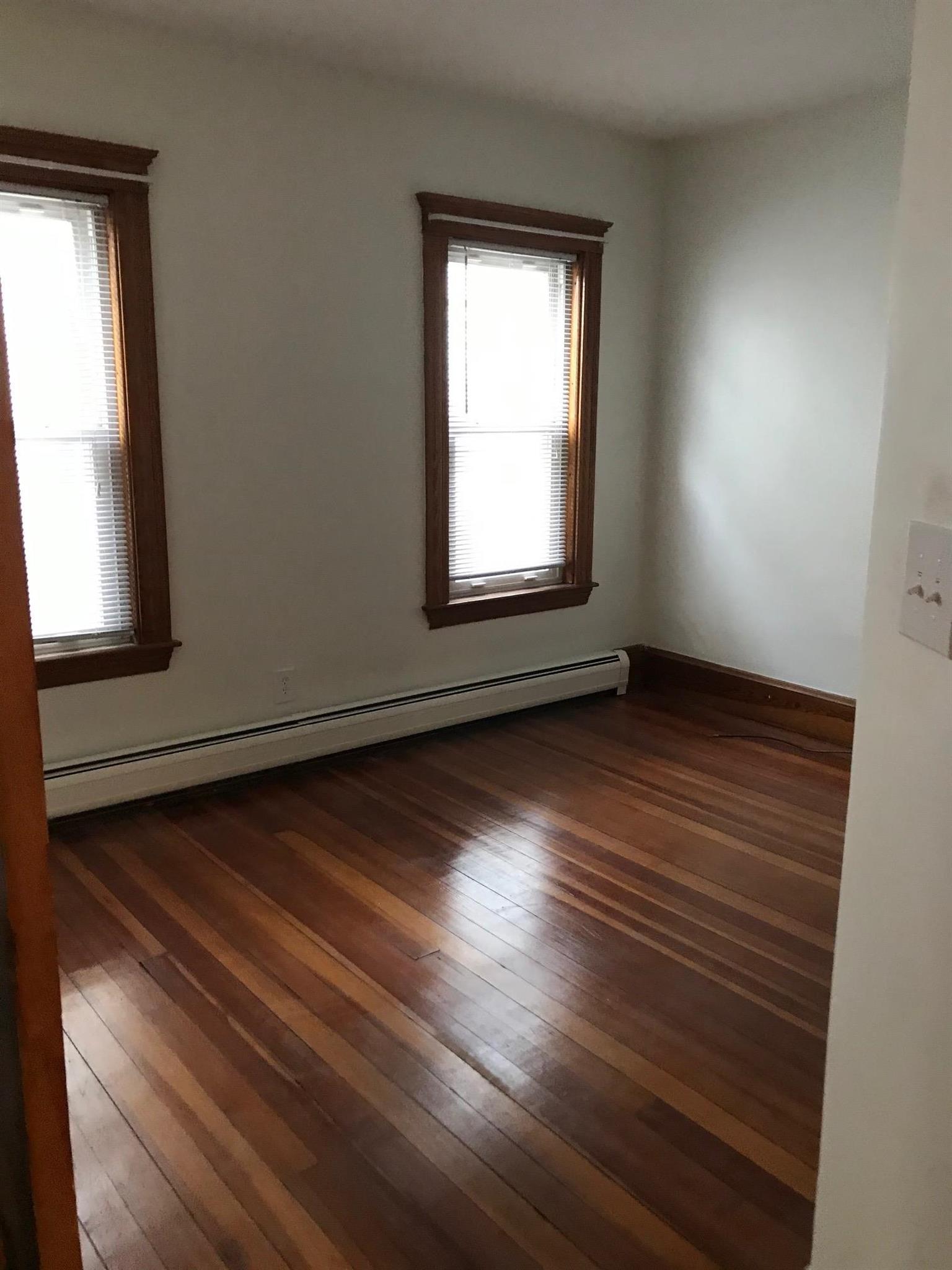 6 Bradford Ave, Medford