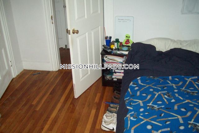 59 Hillside St, Mission Hill