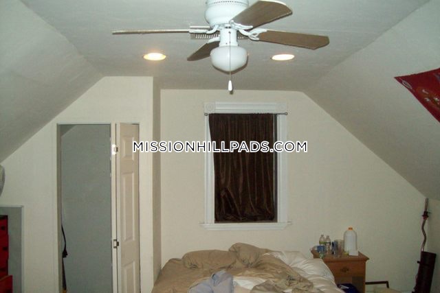 59 Hillside St, Mission Hill