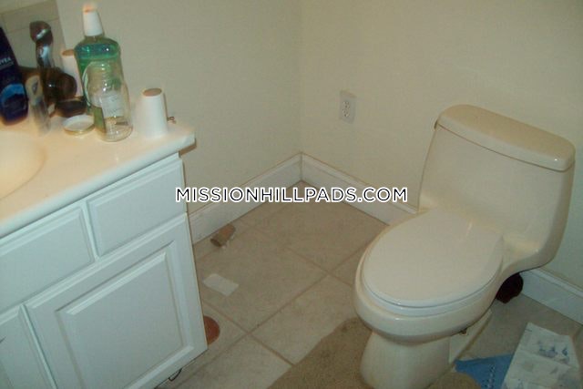 59 Hillside St, Mission Hill