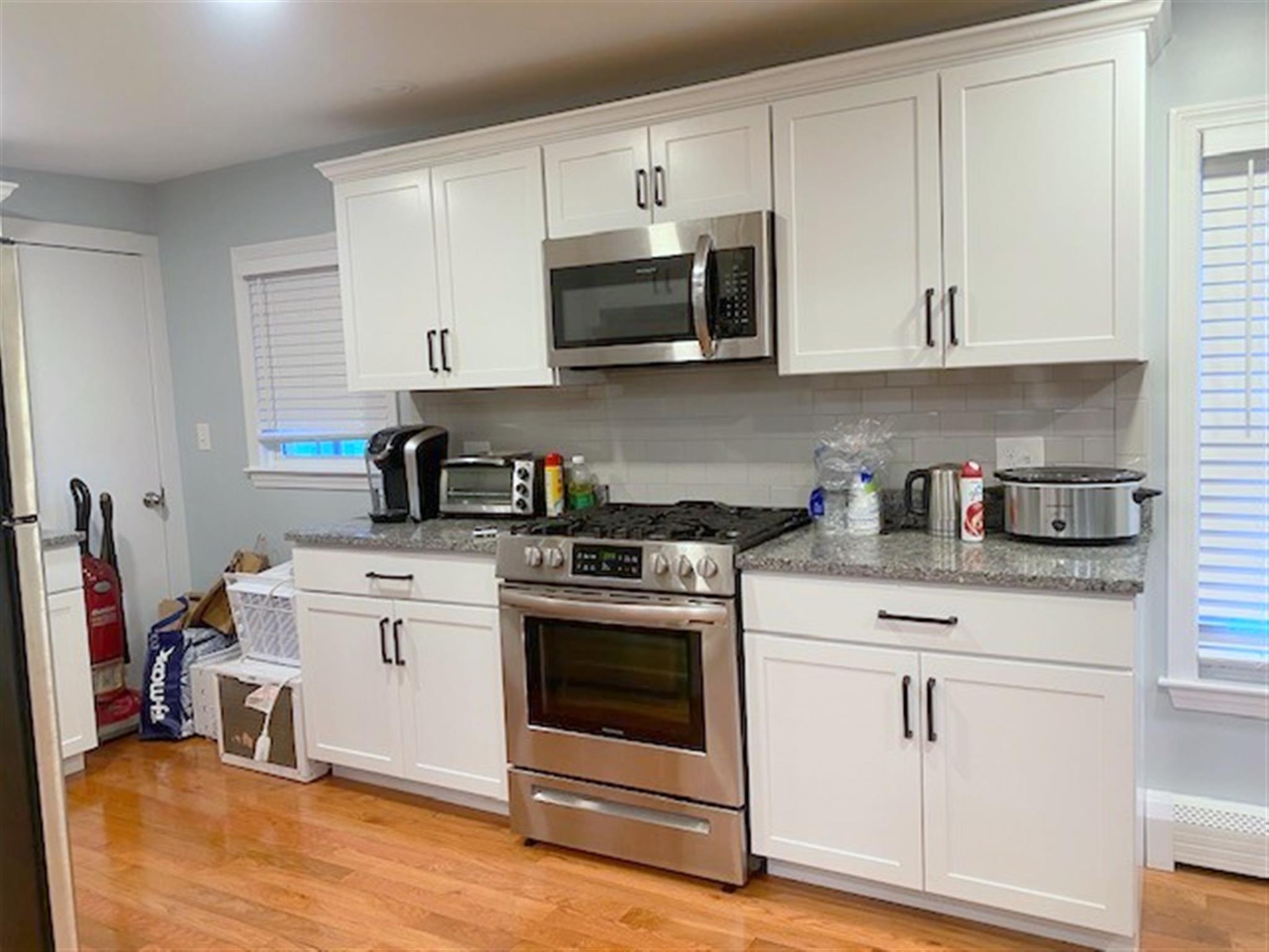 521 Main St, Medford